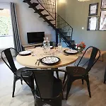 בית נופש Maison Le Lodge- Centre La Fontaine Proche Zoo