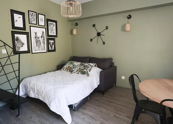 Дом отдыха Maison Le Lodge- Centre La Fontaine Proche Zoo Дуэ-ла-Фонтен